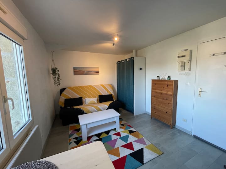 Studio Meublé 
Commerces à Proximité Immédiate - Margaux