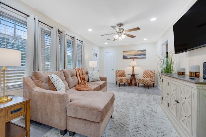 Classic Comfort Home | Near Ft Benning | Sleeps 10 - Columbus, GA