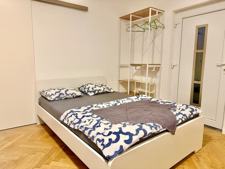 Безплатен паркинг | Близо до метро U1 | Близо до Виена изображение 1