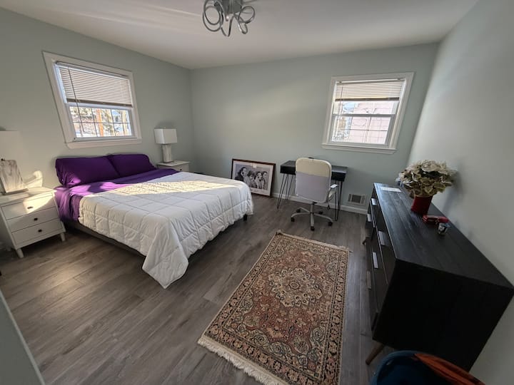 Private Bedroom In A House - Hawthorne, NY