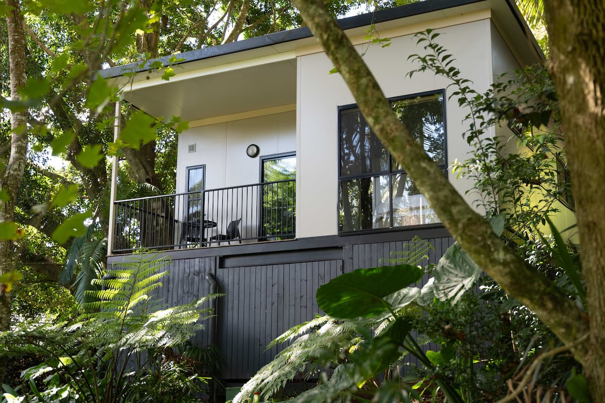 Romantic Figtree Eco Lodge - Walk to Curtis Falls — photo via the host's Airbnb listing