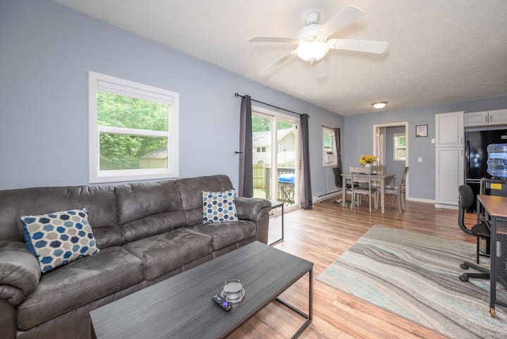 New! Immaculate Lakeside Home In Kent - Ravenna, OH