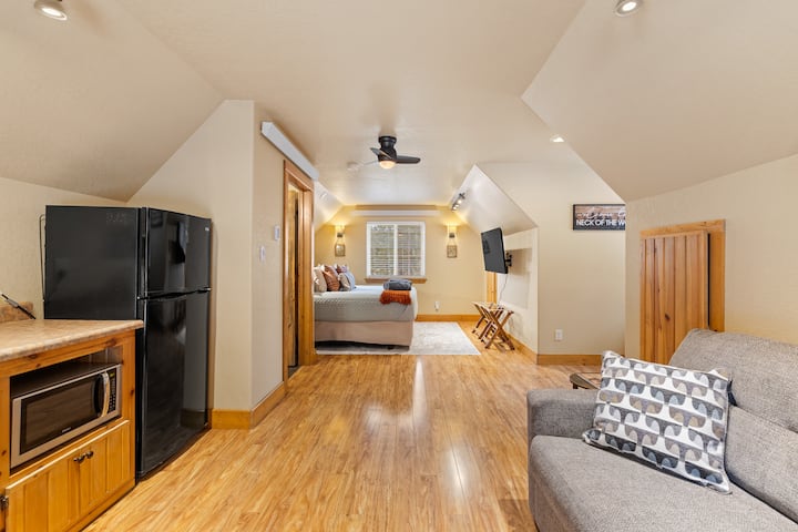 Studio, Secluded Hot Tub Couples Getaway