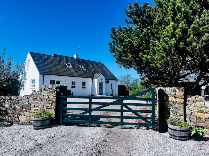 Teach Cois Sruthain - Downings