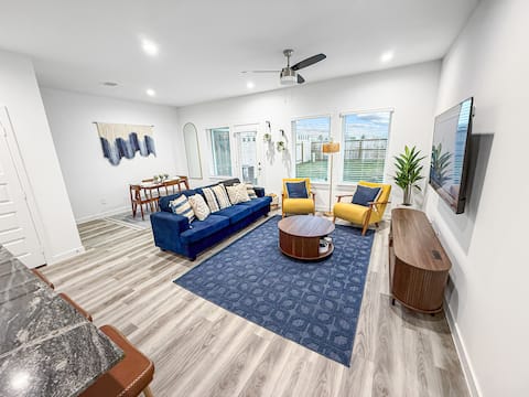 Top performing Airbnb: FIFA Ready | New Build | Fast WiFi | Tesla Charger in Sunnyside