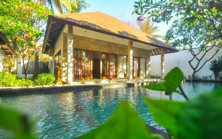 2br Villa Super Spacious, Free Bikes & Breakfast - Gili Islands