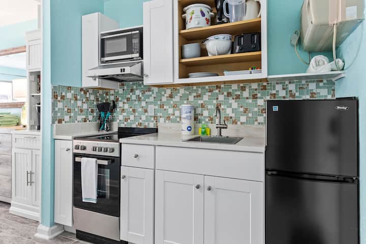 Teal Tides: Efficiency Condo W/pool Close To Beach - Myrtle Beach