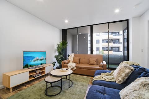 Resort-Style 2BR Escape Pool, Gym, Sauna, Parking