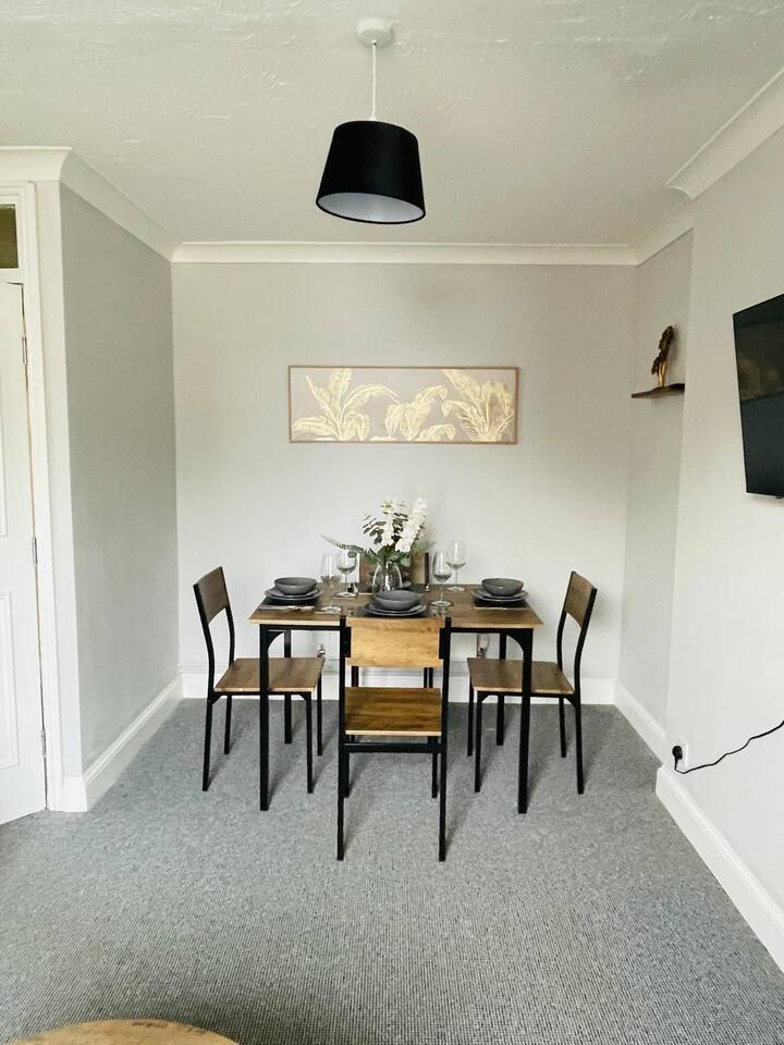 Near The Sea | Lowestoft Coastal Break | Sleeps 4 - Lowestoft