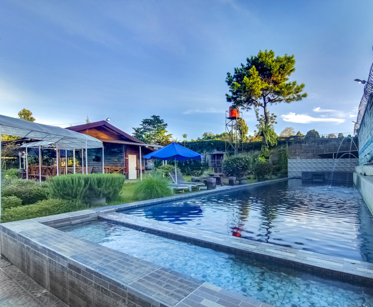 Villa Verbena W/ Pool & Backyard - Houses for Rent in Parompong, West ...
