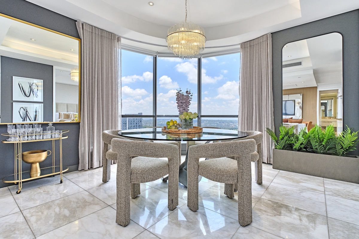 Curated visual reference: Picture Idea: Premier Penthouse Mit 3 Schlafzimmern Und Blick Auf Die Skyline