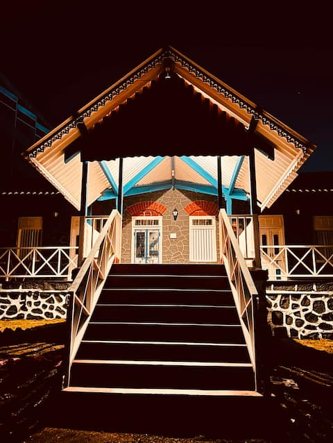 The Coastal Nest (Vintage Pool Villa devka beach)