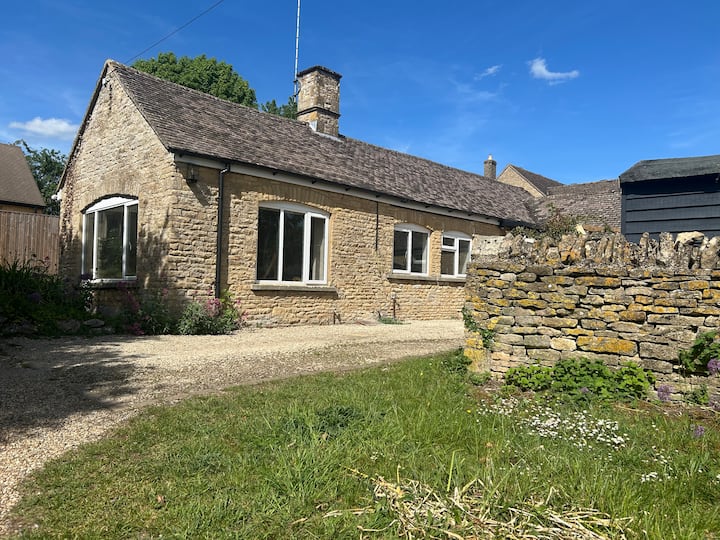 Cotswold Cottage (Sleeps Up To 5) - Chipping Norton