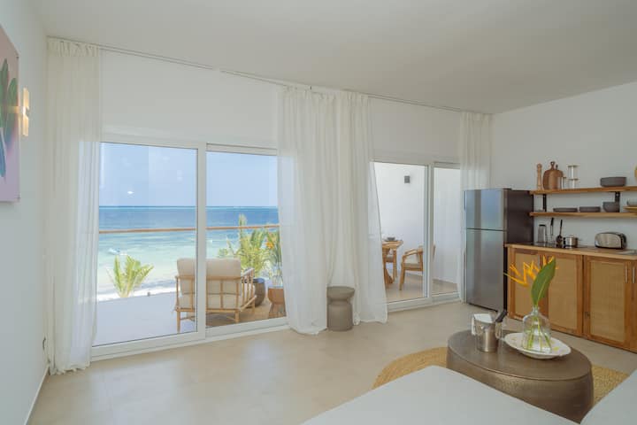 Two Bedroom Beach Front Apartment With Pool - Tanzania