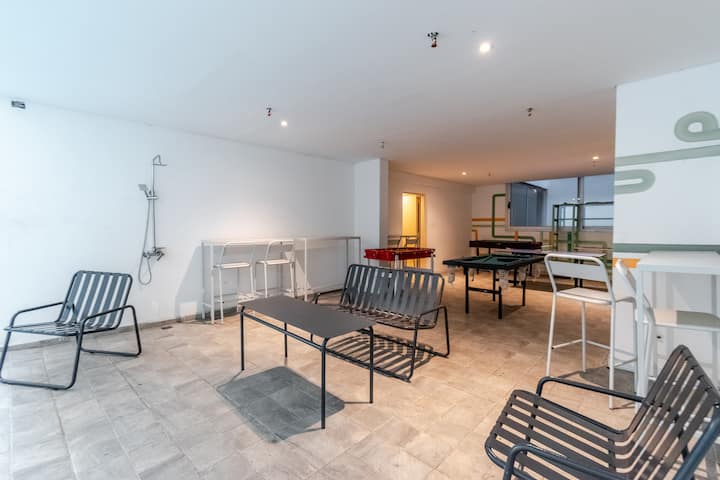 Bright studio apartment in Almagro