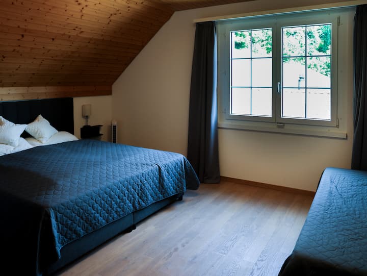 Schlafzimmer 4