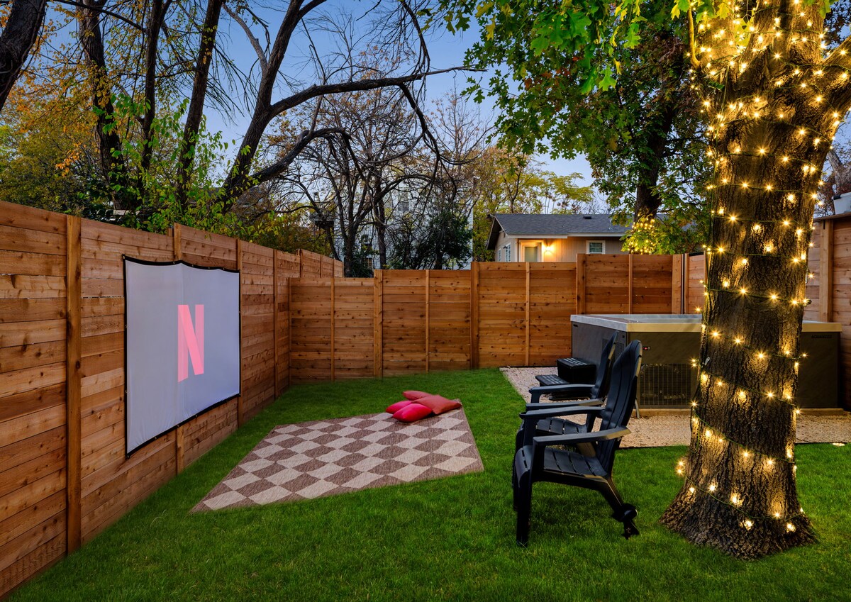 Austin Oasis | Movie Area | Hot Tub