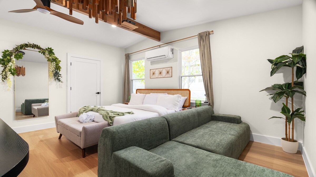 Austin Oasis | Movie Area | Hot Tub