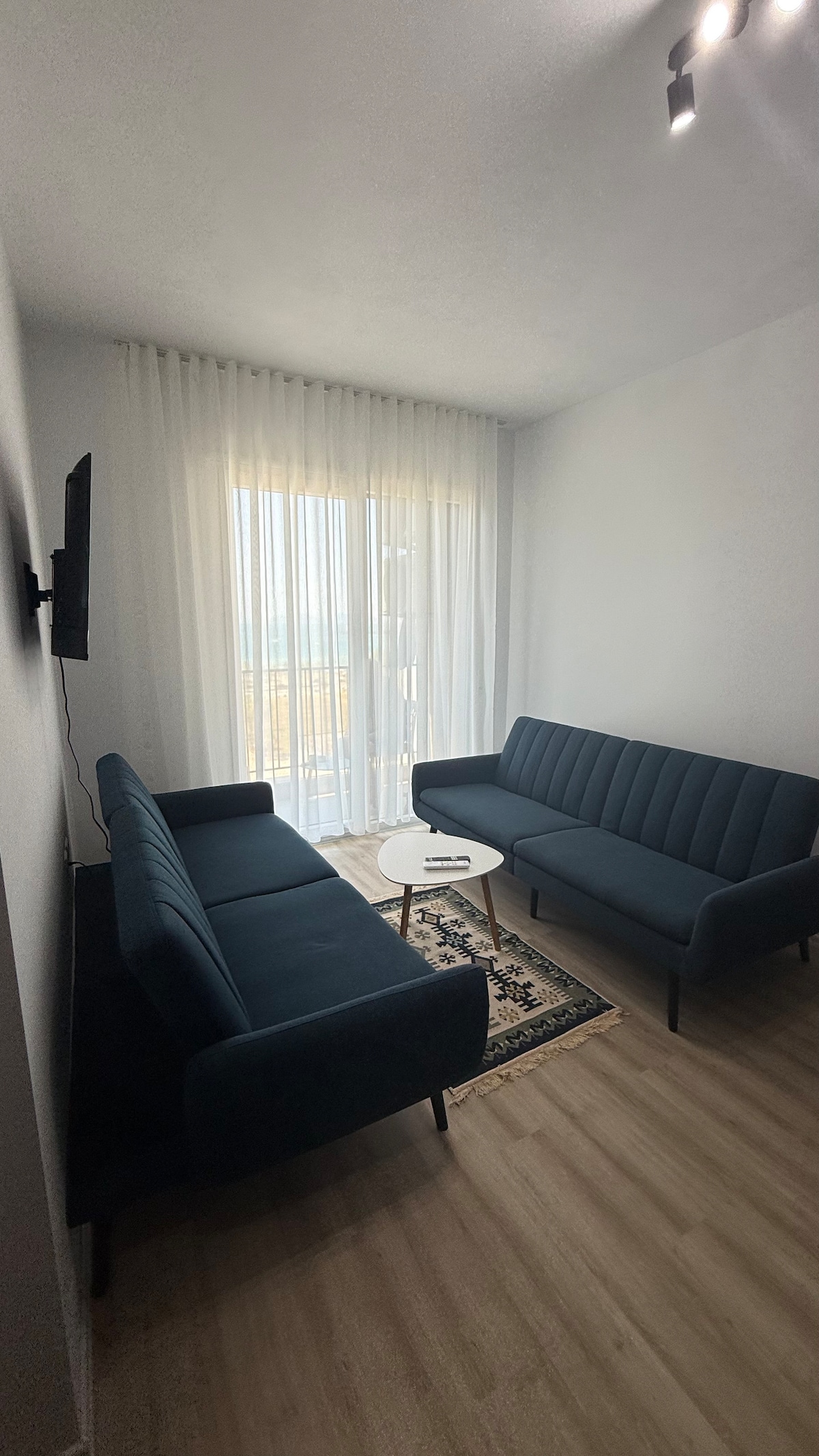 Listing 1578292464877420800