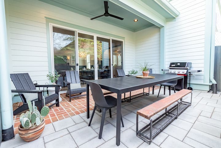 Fire Place, Luxe Bedding, Chefs Kitchen, Coffeebar - Raleigh, NC