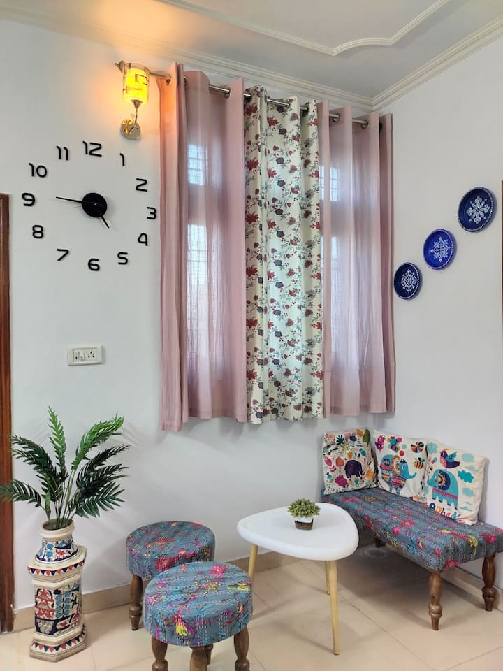Jharokha W/ Private Terrace, Near Wtp/airport - Jaipur