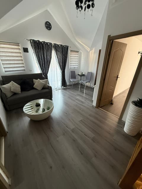 Top Airbnb: BIM House in Zărnești