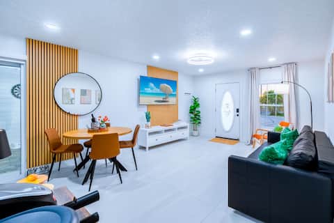 Popular Airbnb listing: Lua Studio | King Bed | Pool | Games | Sleeps 6 in Brandon