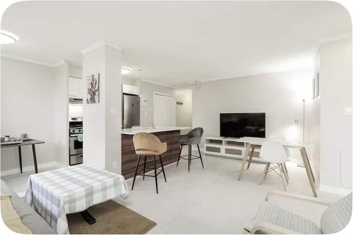 Comfortable Montréal Apartment | Prime Downtown - Montreal