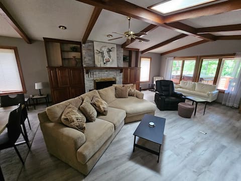 Top Airbnb: Up to Par with Hot Tub in Hot Springs Village