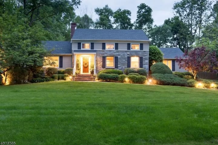 World Cup Nj 2026 | Pool & Spa | Walk To Train - Morristown, NJ