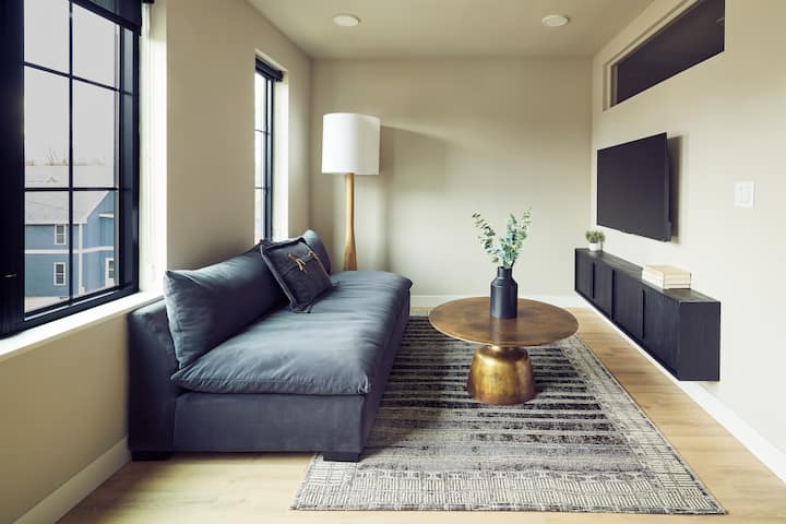 The Dylin Hotel | One Bedroom - Madison, WI