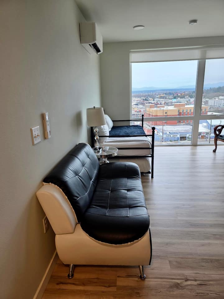 Micro Loft W/elevator· Rooftop Deck · Tacoma Dome - Tacoma, WA