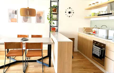 Large Riverfront Apartment with Grill and Pool