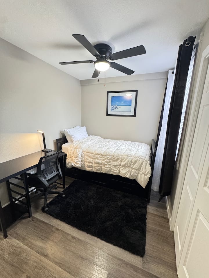 Stylish & Cozy Apartment - Downtown Urbana - Champaign, IL
