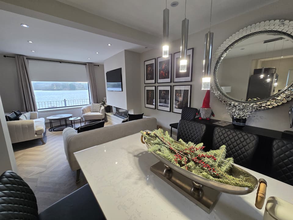 Lakebank interior