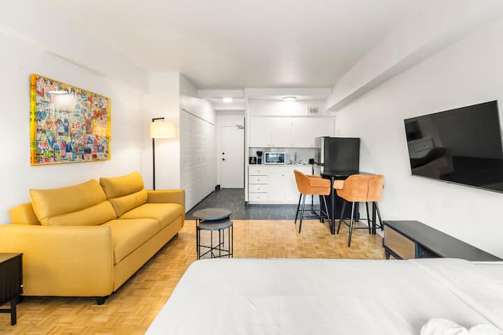 Plateau Charm Minutes From Downtown Attractions - Montreal