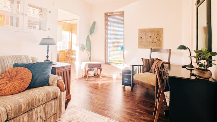 Bay Street Hideaway - Waldport, OR
