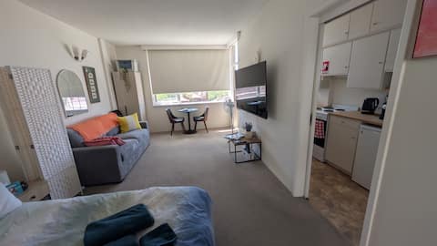 Top performing Airbnb: Sydney Opera House & Harbour views in Kirribilli in Kirribilli