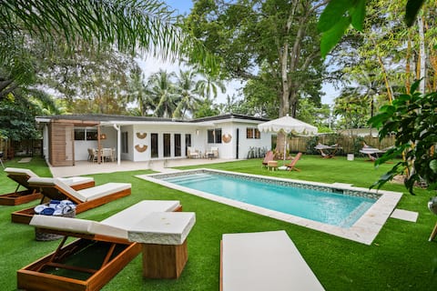 Brand New Luxury Design House Super Host
