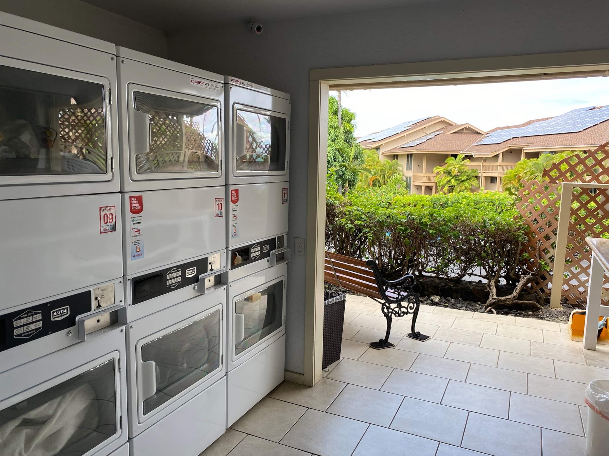 Condo in Kailua-Kona · ★4.89 · 2 bedrooms · 2 beds · 1 bath - Image 13