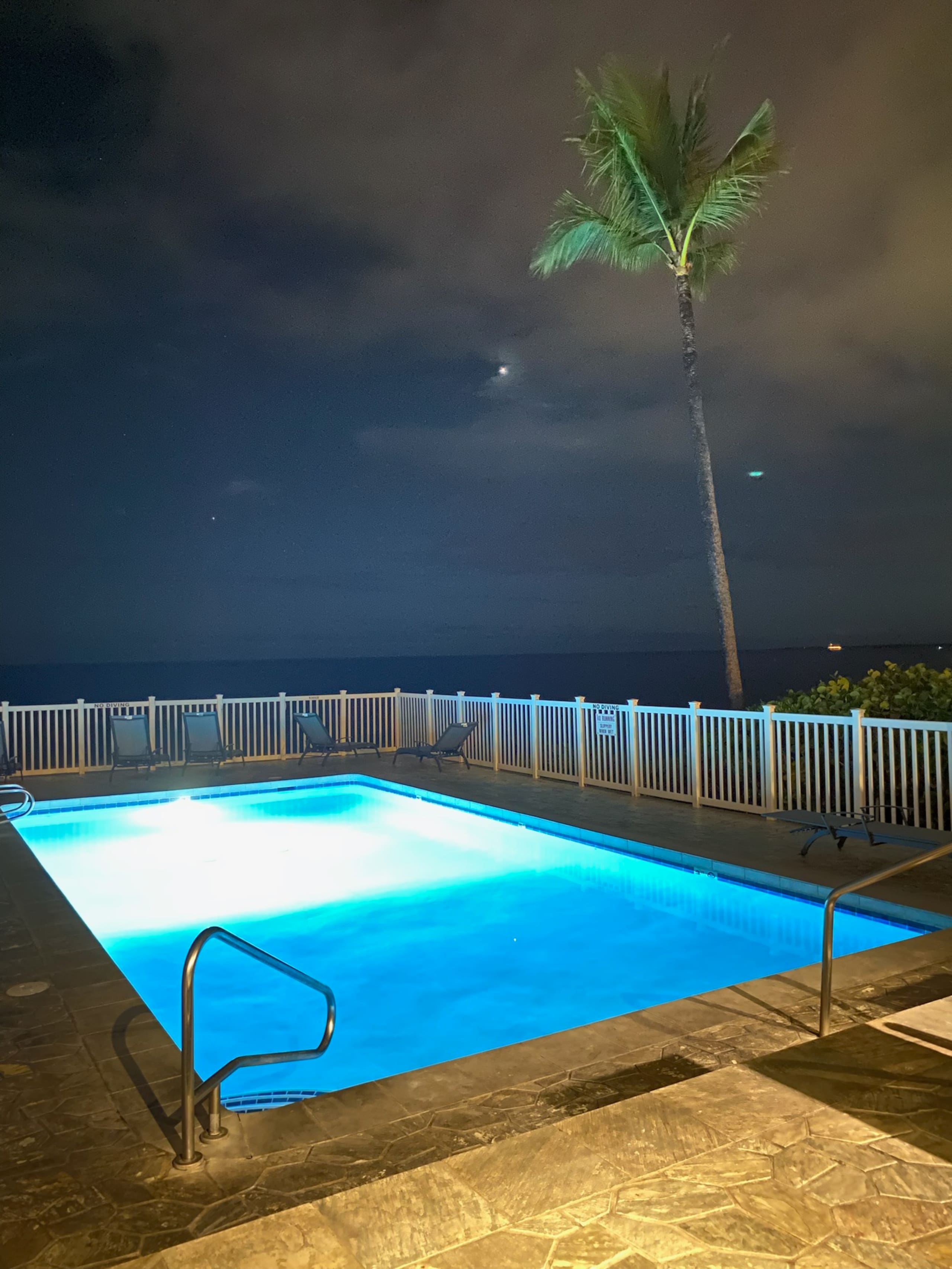 Condo in Kailua-Kona · ★4.89 · 2 bedrooms · 2 beds · 1 bath - Image 19