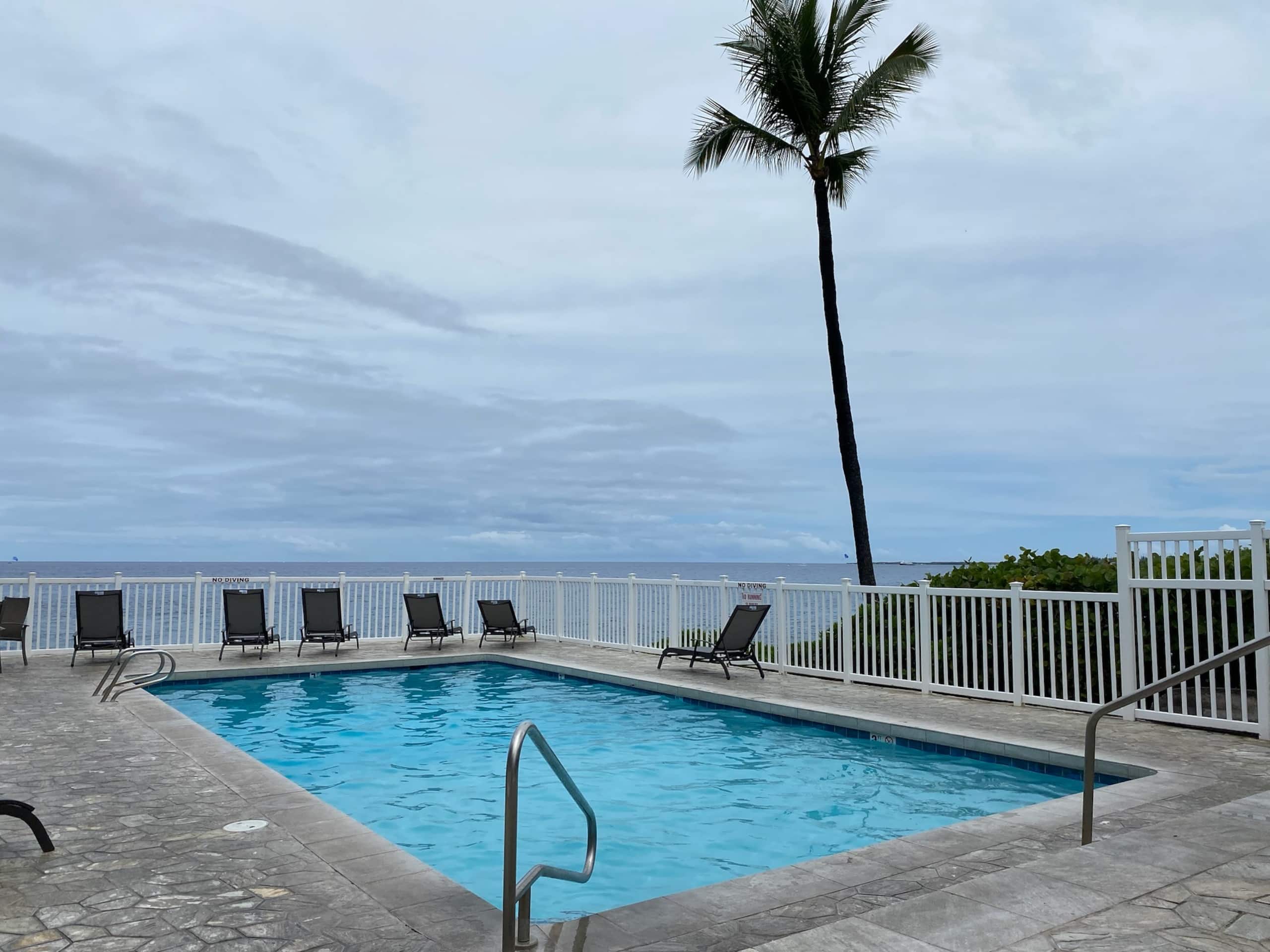 Condo in Kailua-Kona · ★4.89 · 2 bedrooms · 2 beds · 1 bath - Image 18