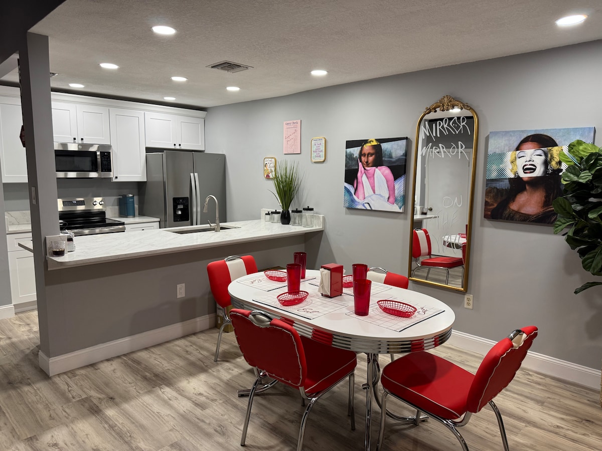 Fun retro art condo in Ocean Village - Houses for Rent in Fort Pierce ...