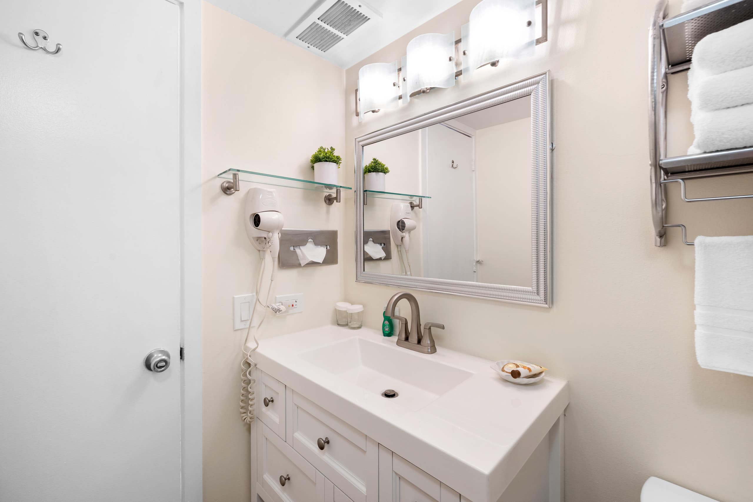 Hotel in Honolulu · ★4.84 · 1 bedroom · 1 bed · 1 private bath - Image 15