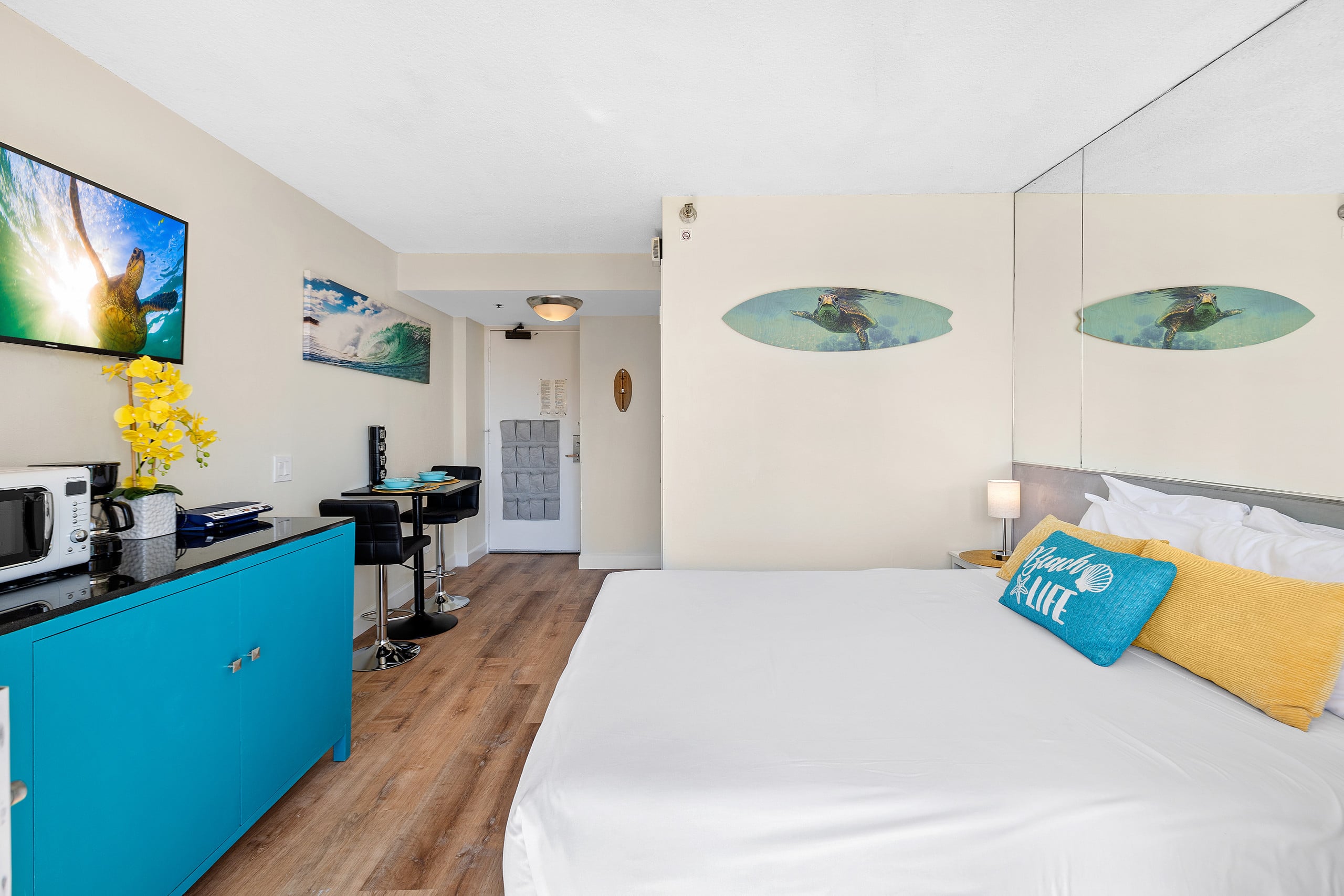 Hotel in Honolulu · ★4.84 · 1 bedroom · 1 bed · 1 private bath - Image 8