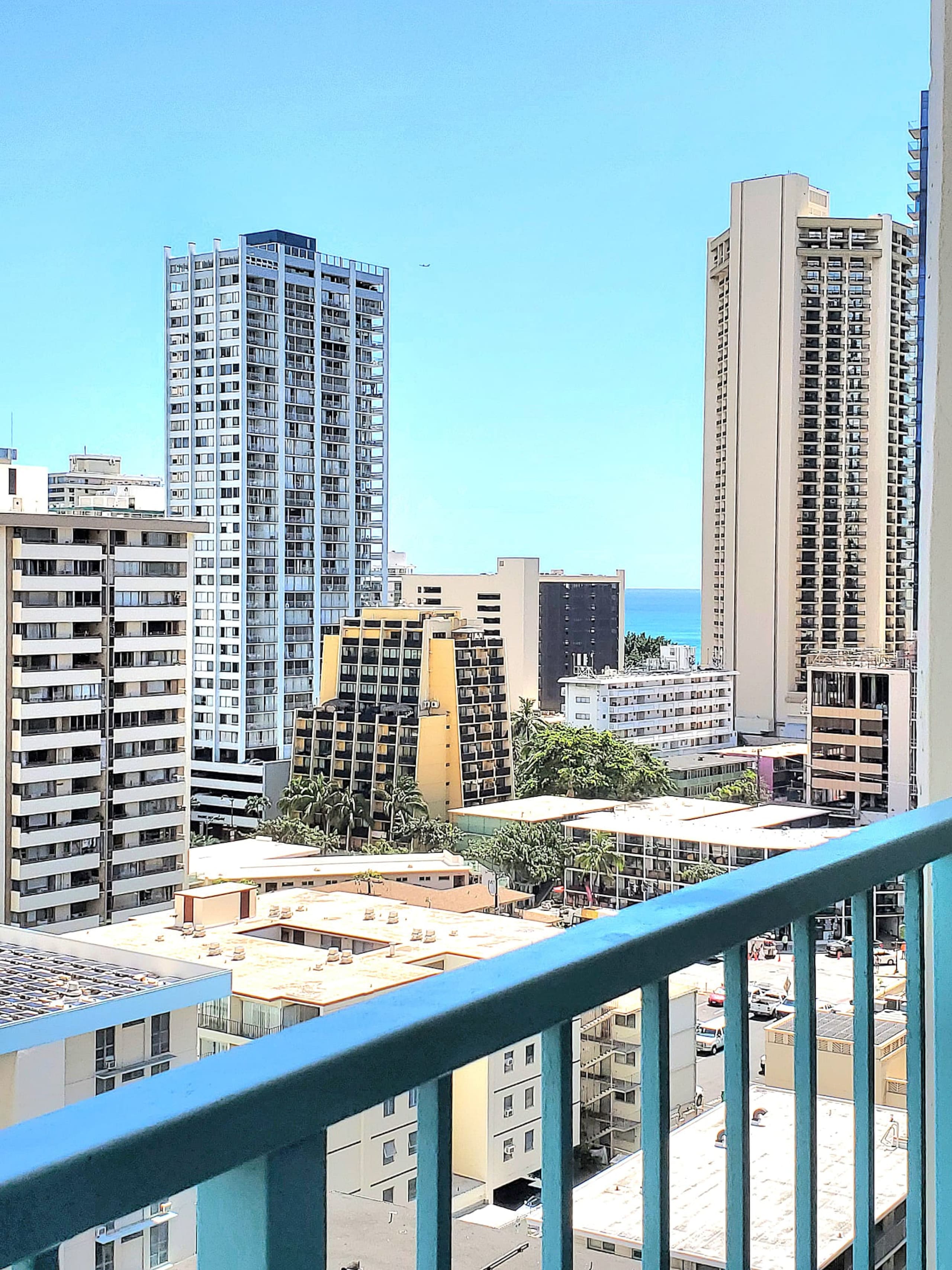 Hotel in Honolulu · ★4.84 · 1 bedroom · 1 bed · 1 private bath - Image 21