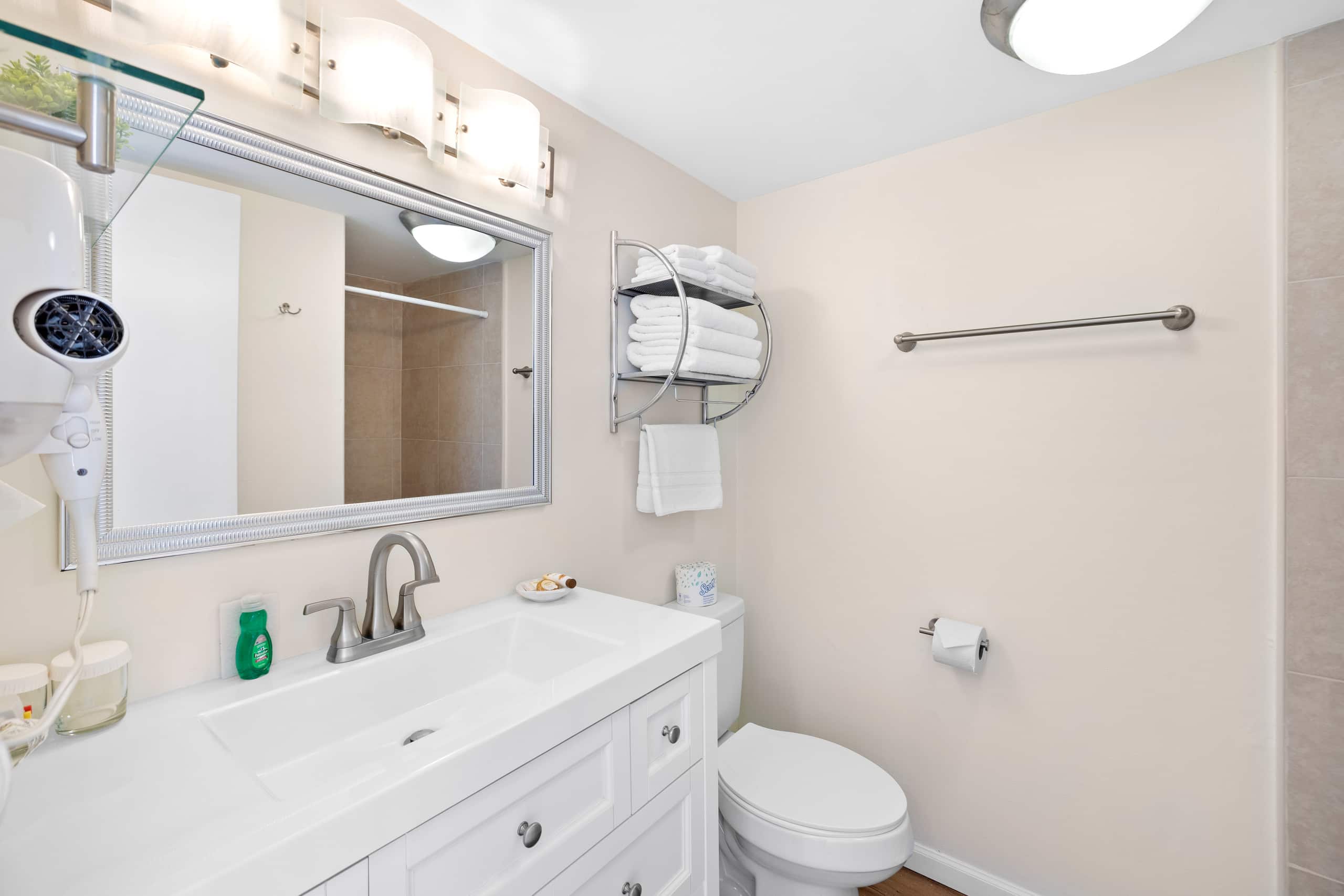 Hotel in Honolulu · ★4.84 · 1 bedroom · 1 bed · 1 private bath - Image 13