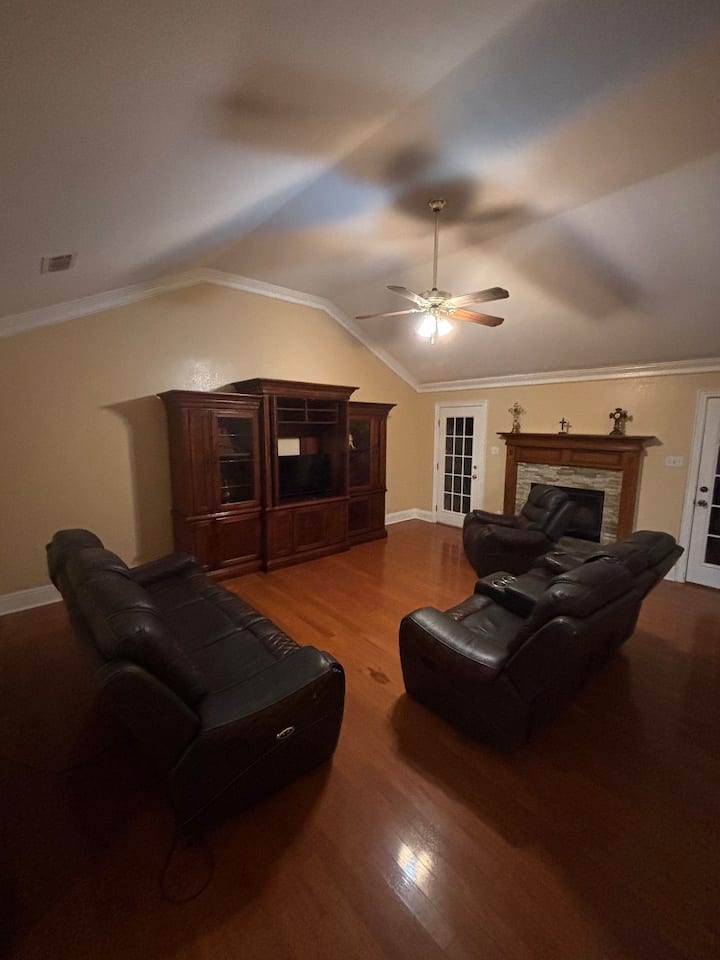 Casa Buena: Master Bedroom No. 1 - Del Rio, TX