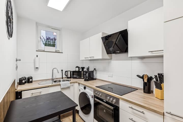 Skyview Apartment Mit Balkon & Parkplatz - Ditzingen
