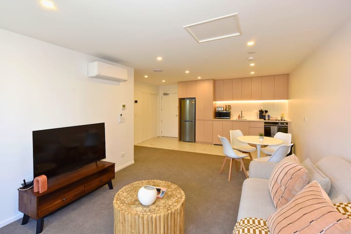 Fresh 1br Apartment Steps From Te Kaha Stadium - Christchurch